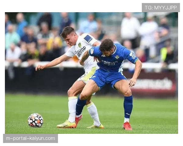 利兹联客场逼平维拉 保级路上抢得关键积分